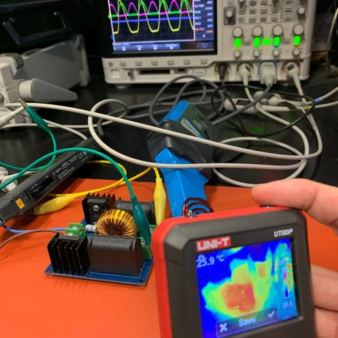 Thermal camera view of the board in operation
